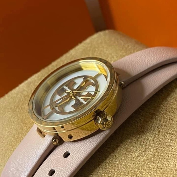 Tory Burch Reva Double-Wrap - Picture 4 of 10